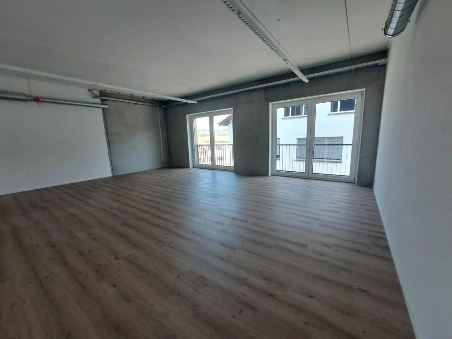 Spazio ufficio luminoso in affitto di 53m2 - Foto 3 di 3
