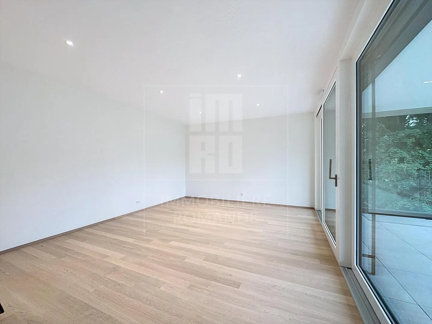 Magnifique appartement 3 pièces avec terrasse spacieuse - Photo 2 sur 9
