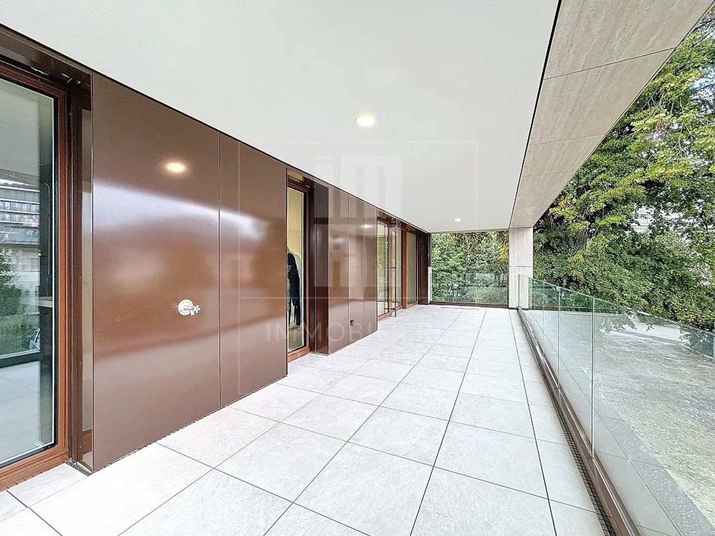 Magnifique appartement 3 pièces avec terrasse spacieuse - Photo 3 sur 9