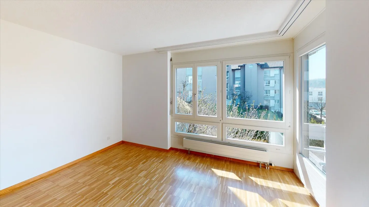 Beautiful apartment in a quiet neighborhood - Photo 4 of 6