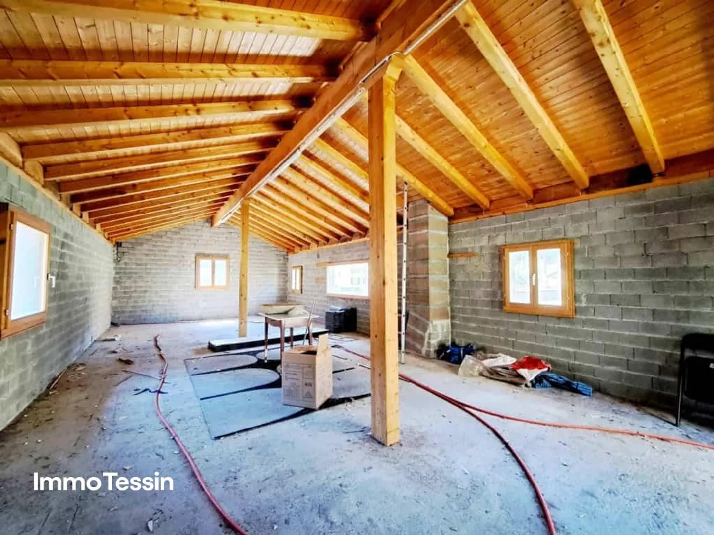 A raw diamond with waterfall view, limitless potential & wonder... - Photo 8 of 13