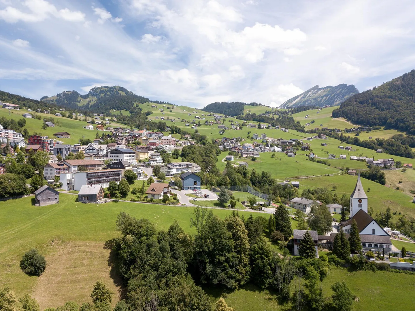Terreno edificabile sviluppato con vista ampia e grande potenziale - Foto 6 di 7