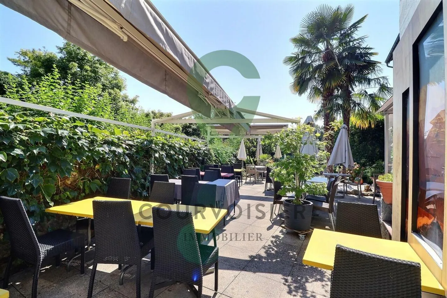 Kleines gemischtes Gebäude mit renommiertem Restaurant und mehreren Wohnungen - Foto 3 von 10