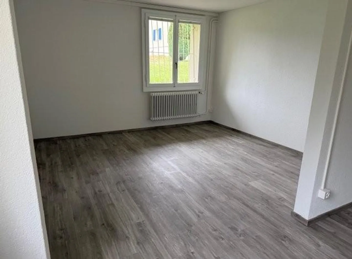 Spazioso studio con potenziale a Zurigo-Schwamendingen - Foto 2 di 8