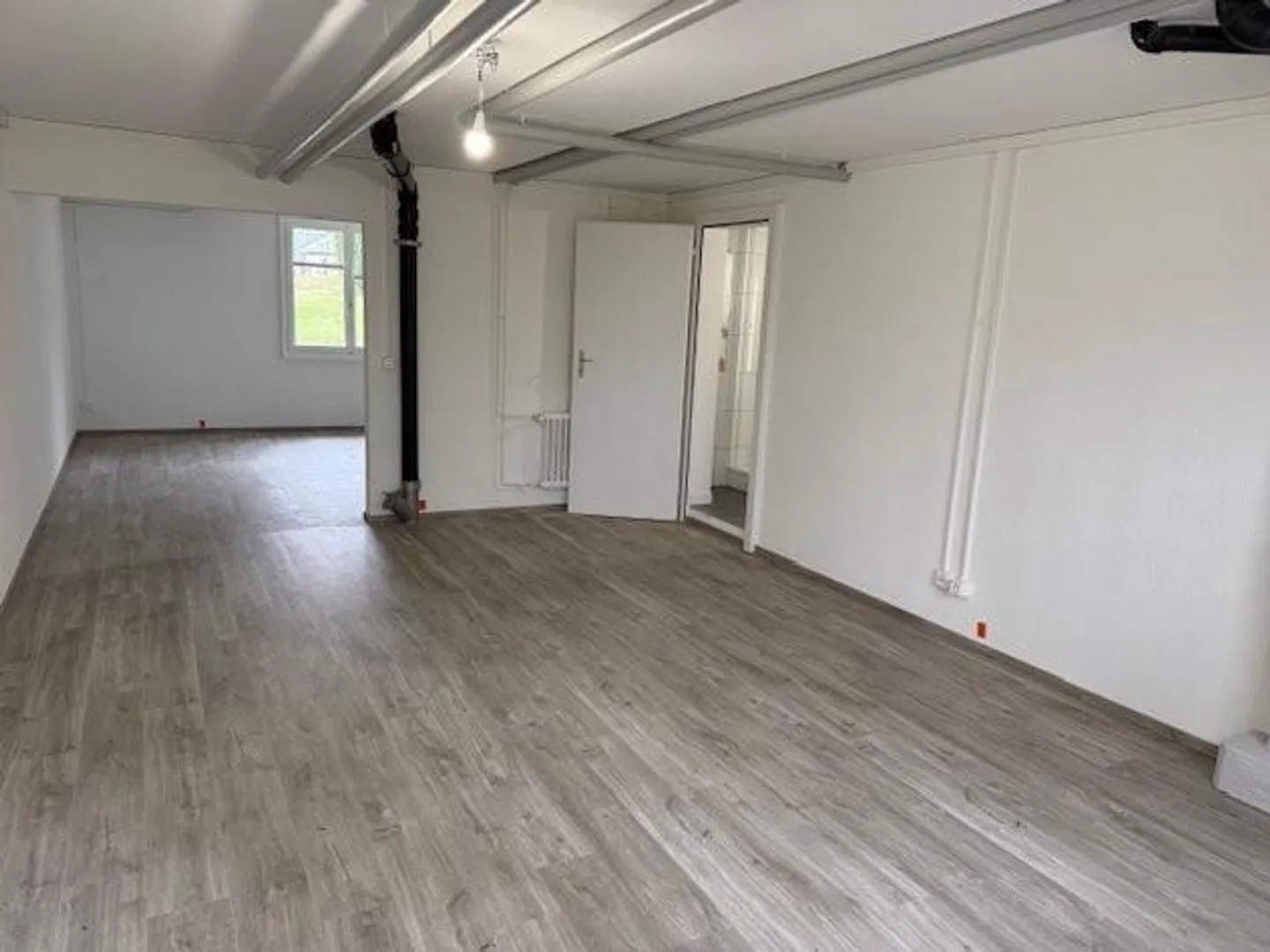 Spazioso studio con potenziale a Zurigo-Schwamendingen - Foto 3 di 8