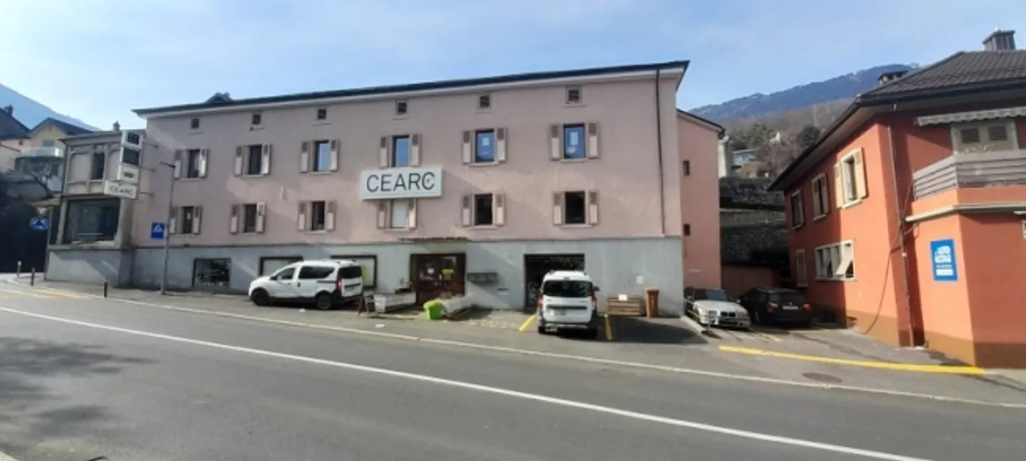 Mischgenutztes Gebäude mieten - Foto 1 von 6