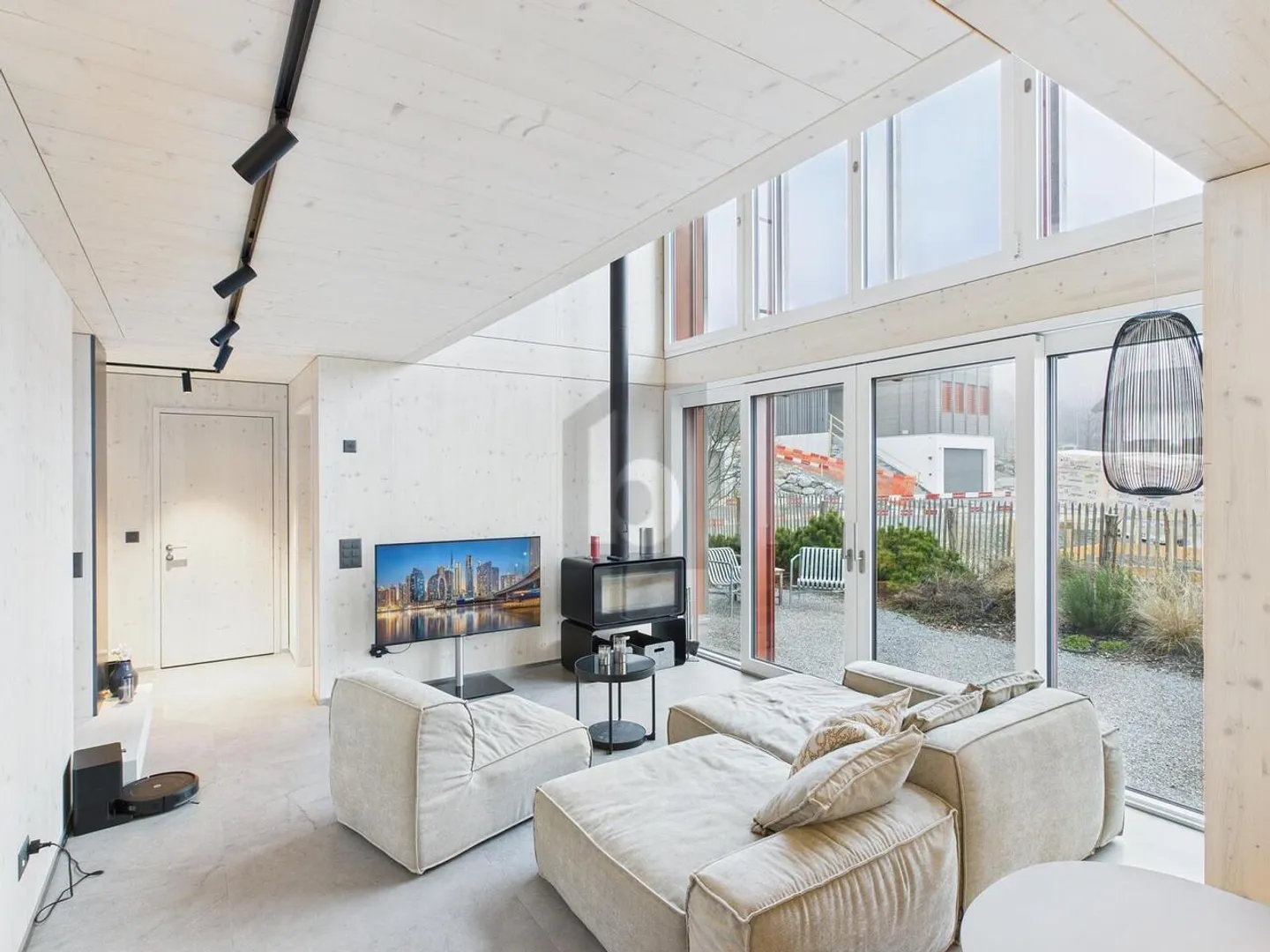 HIGH-END HAUS, EXKLUSIV, MÖBLIERT, BEZUGSFERTIG! - Foto 1 von 6