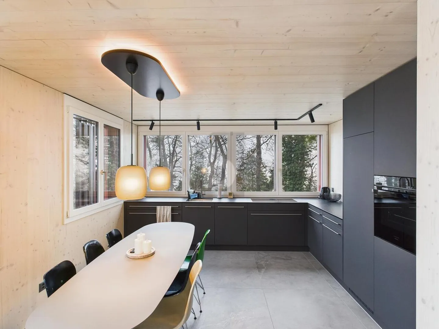 HIGH-END HAUS, EXKLUSIV, MÖBLIERT, BEZUGSFERTIG! - Foto 2 von 6