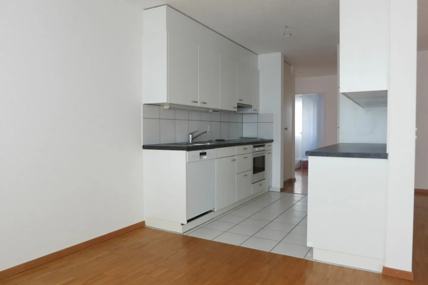 Furnished 1.0 Room Apartment at Landvogt-Waserstr. 79 - Photo 3 of 7