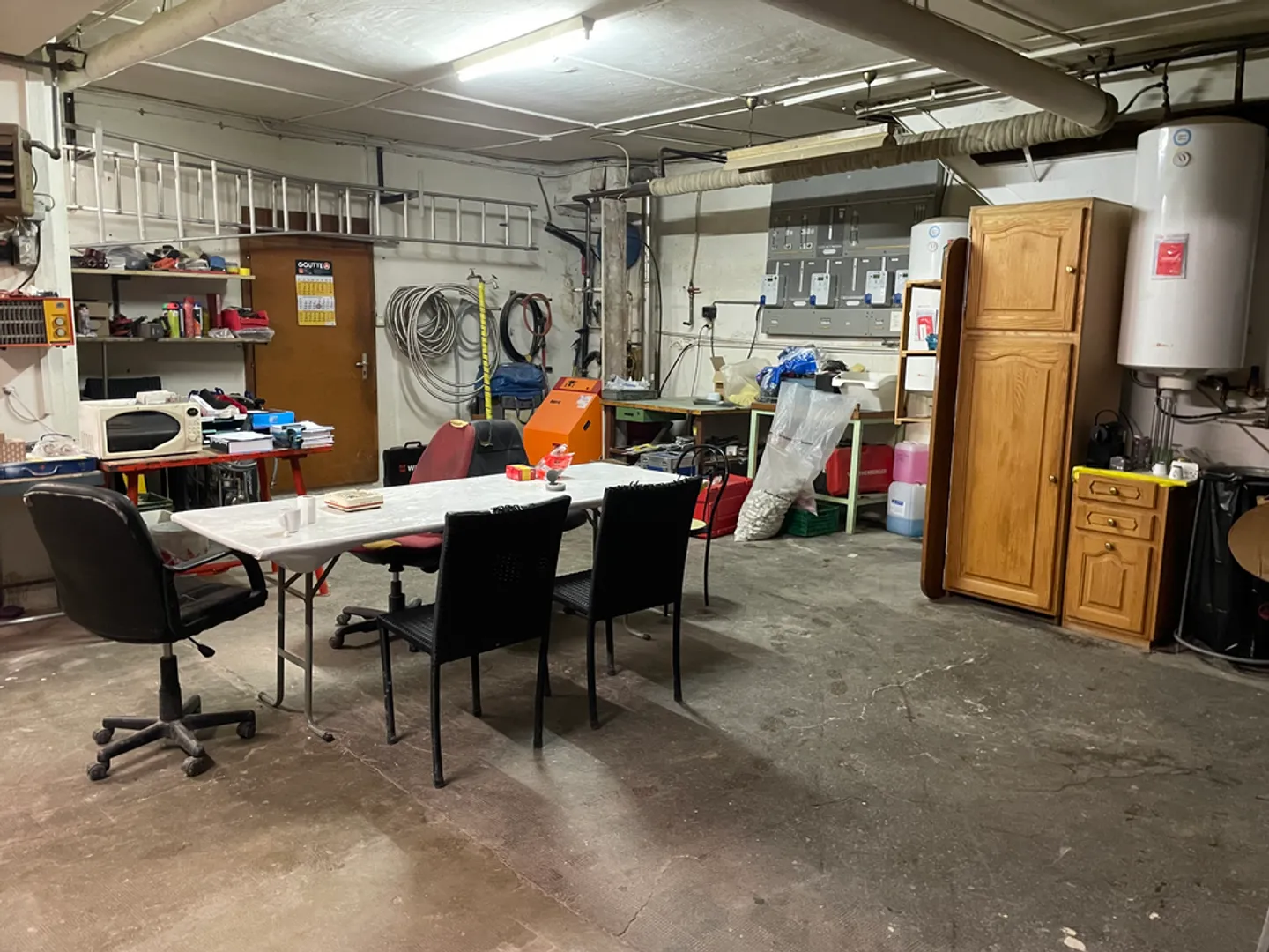 Central Commercial Space for Rent - Photo 1 of 2