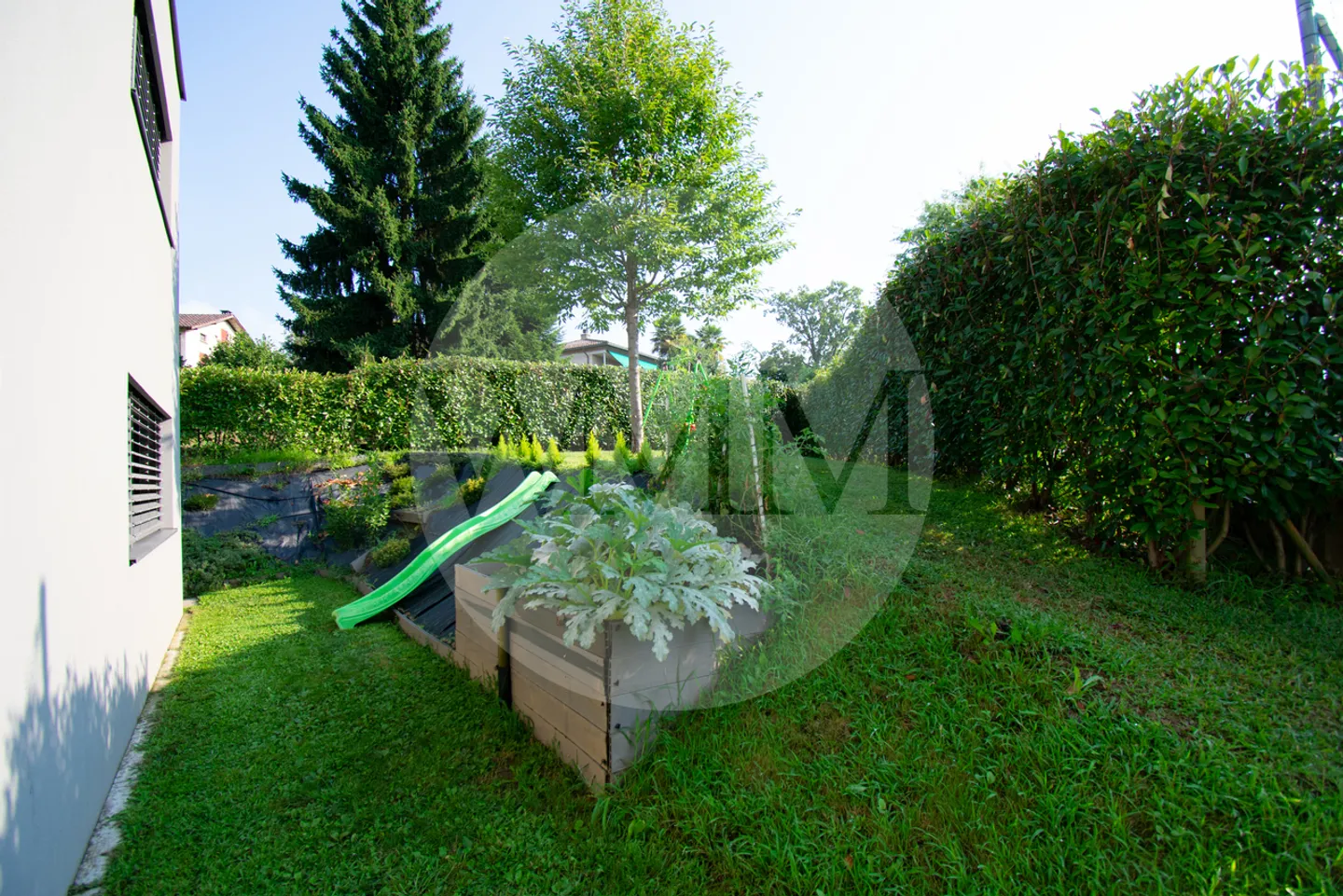 APPARTAMENTO MODERNO CON GRANDE GIARDINO - Foto 3 di 15