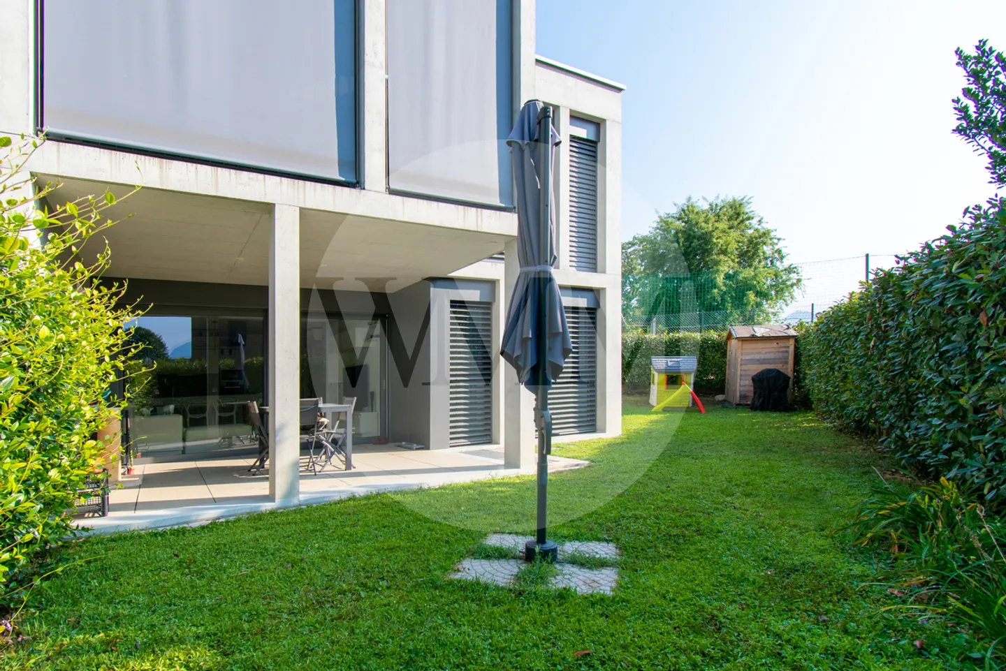 APPARTAMENTO MODERNO CON GRANDE GIARDINO - Foto 2 di 15