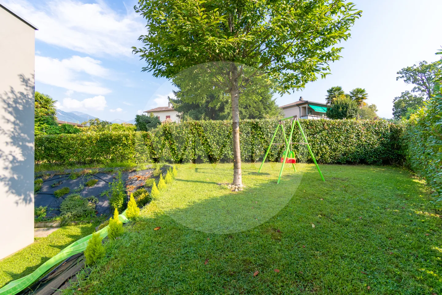 APPARTAMENTO MODERNO CON GRANDE GIARDINO - Foto 4 di 15
