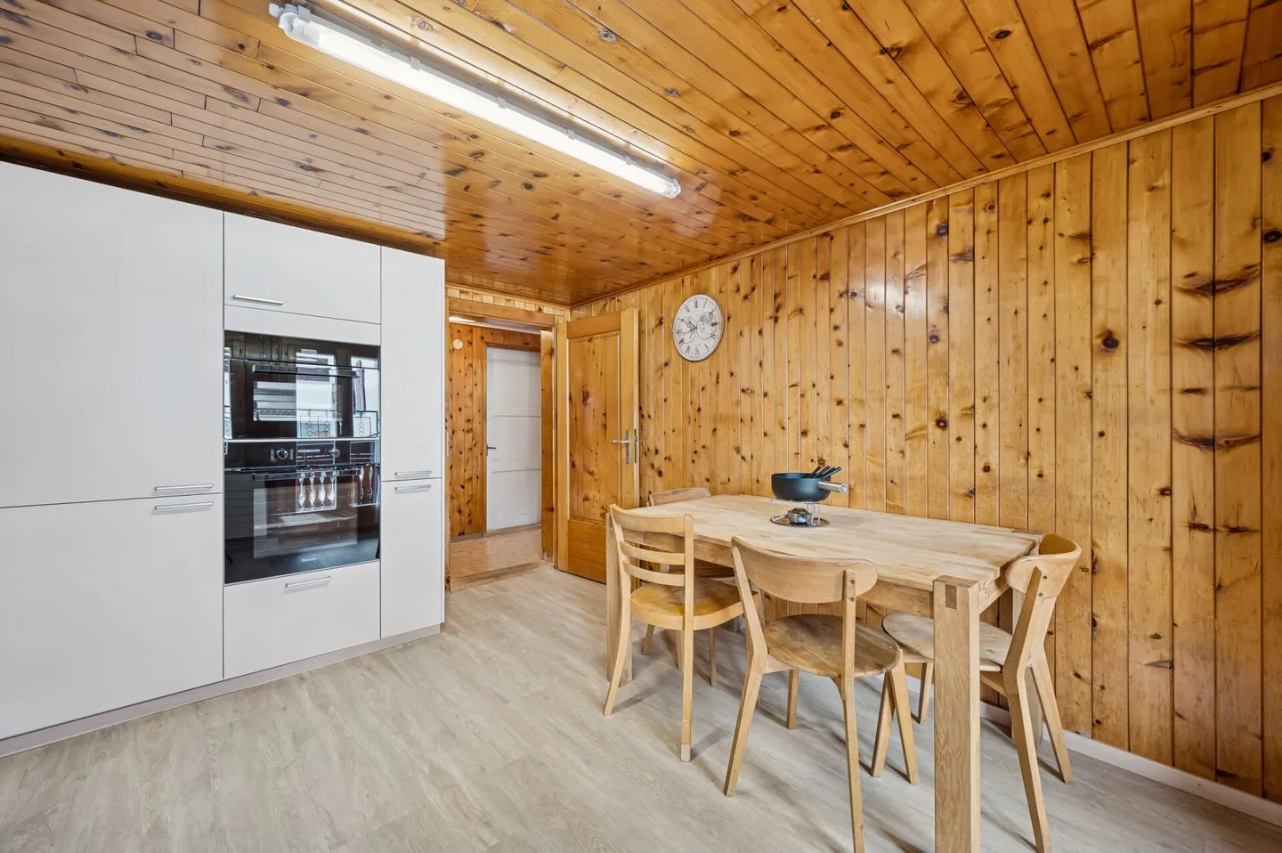 Appartement en étage de 4,5 pièces ensoleillé avec vue sur la vallée de la Matter - Photo 6 sur 13