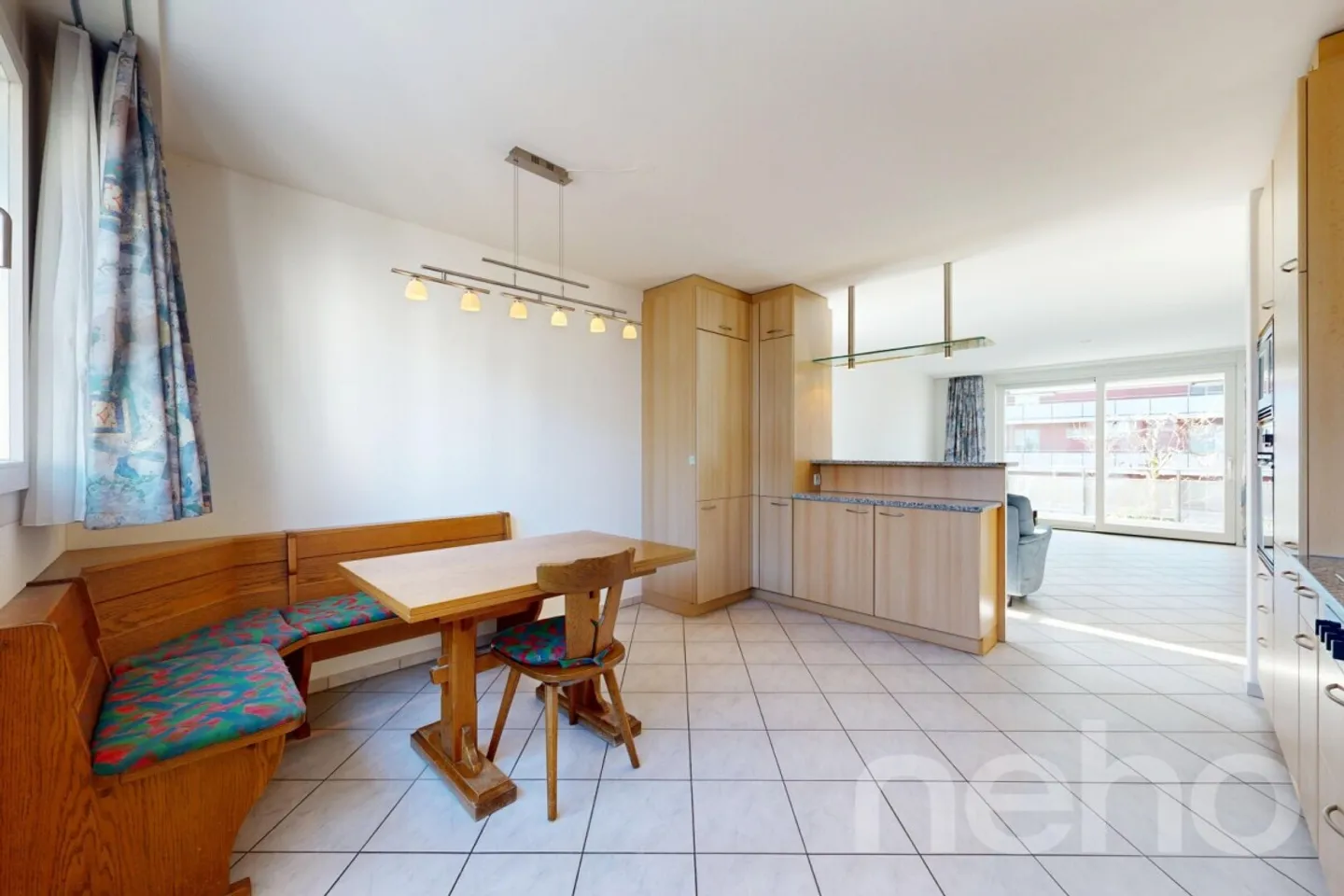 Bright 4.5-Room Apartment in Rotkreuz - Photo 3 of 12