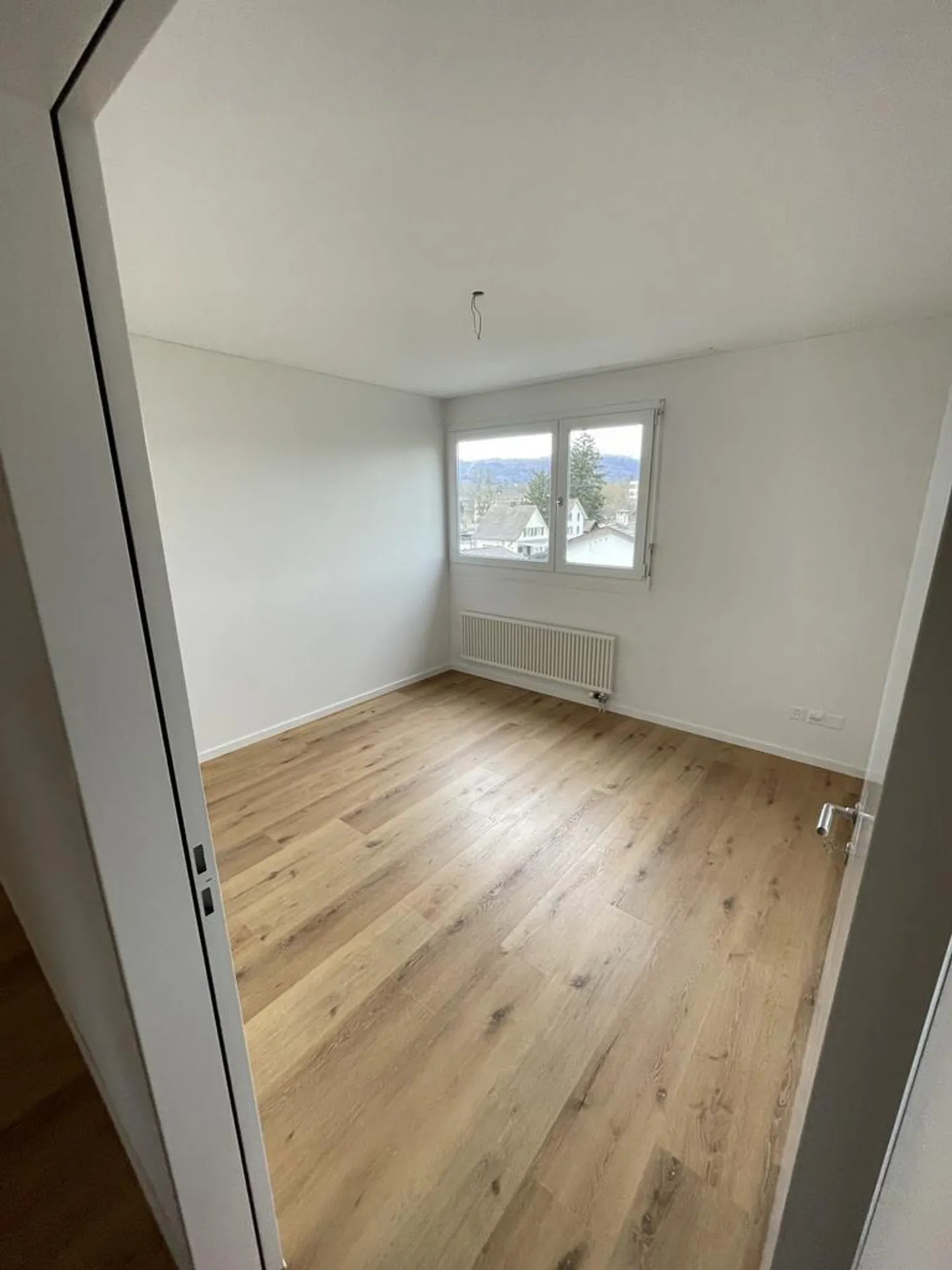 Appartement en attique de 4,5 pièces avec grande terrasse - Photo 6 sur 11