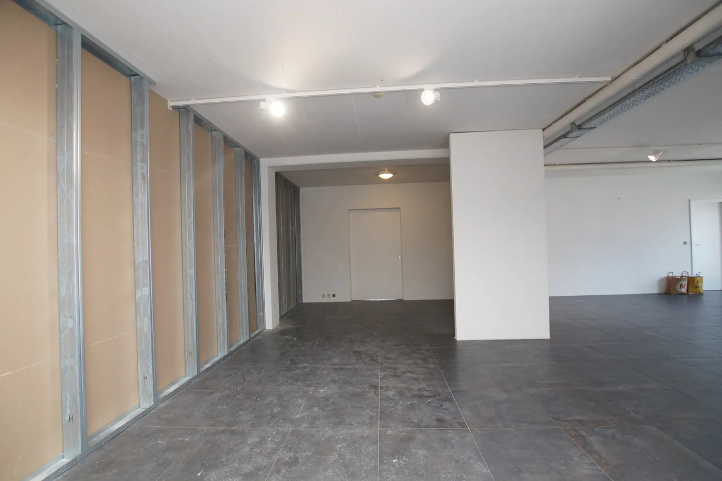 geeignete Gewerbefläche im berühmten "weissen" Haus - Foto 16 von 18
