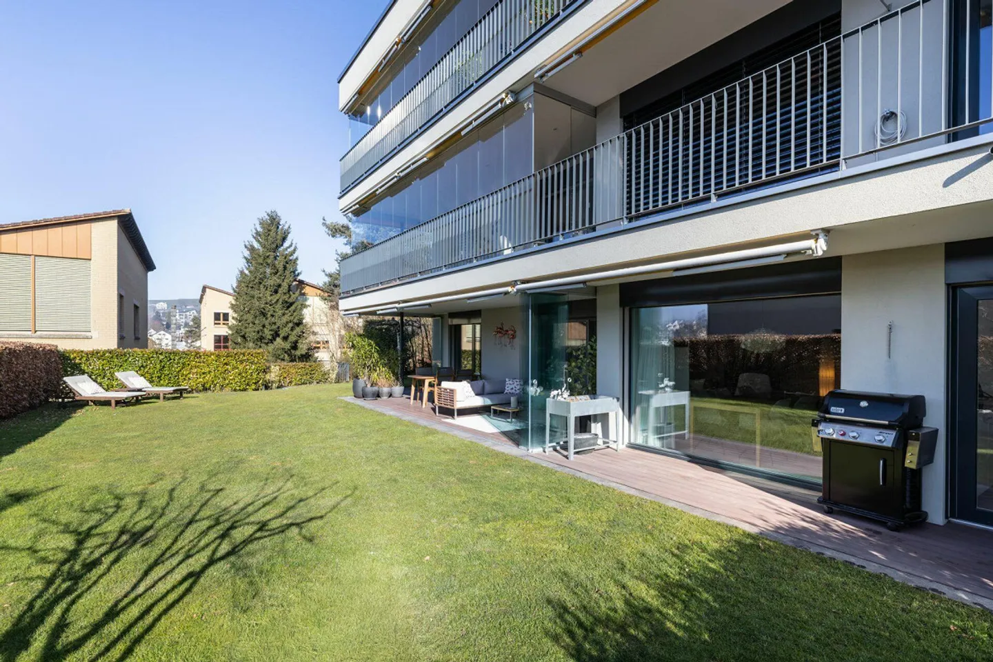 Modern, spacious 5.5-room garden apartment close to the center - Photo 2 of 10