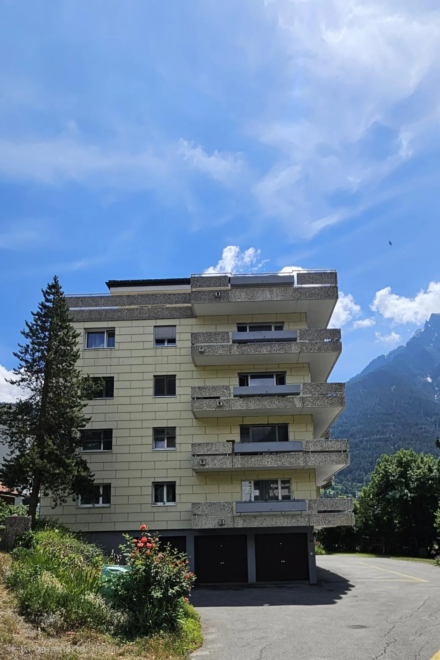 Appartement spacieux à Brig - Photo 2 sur 18