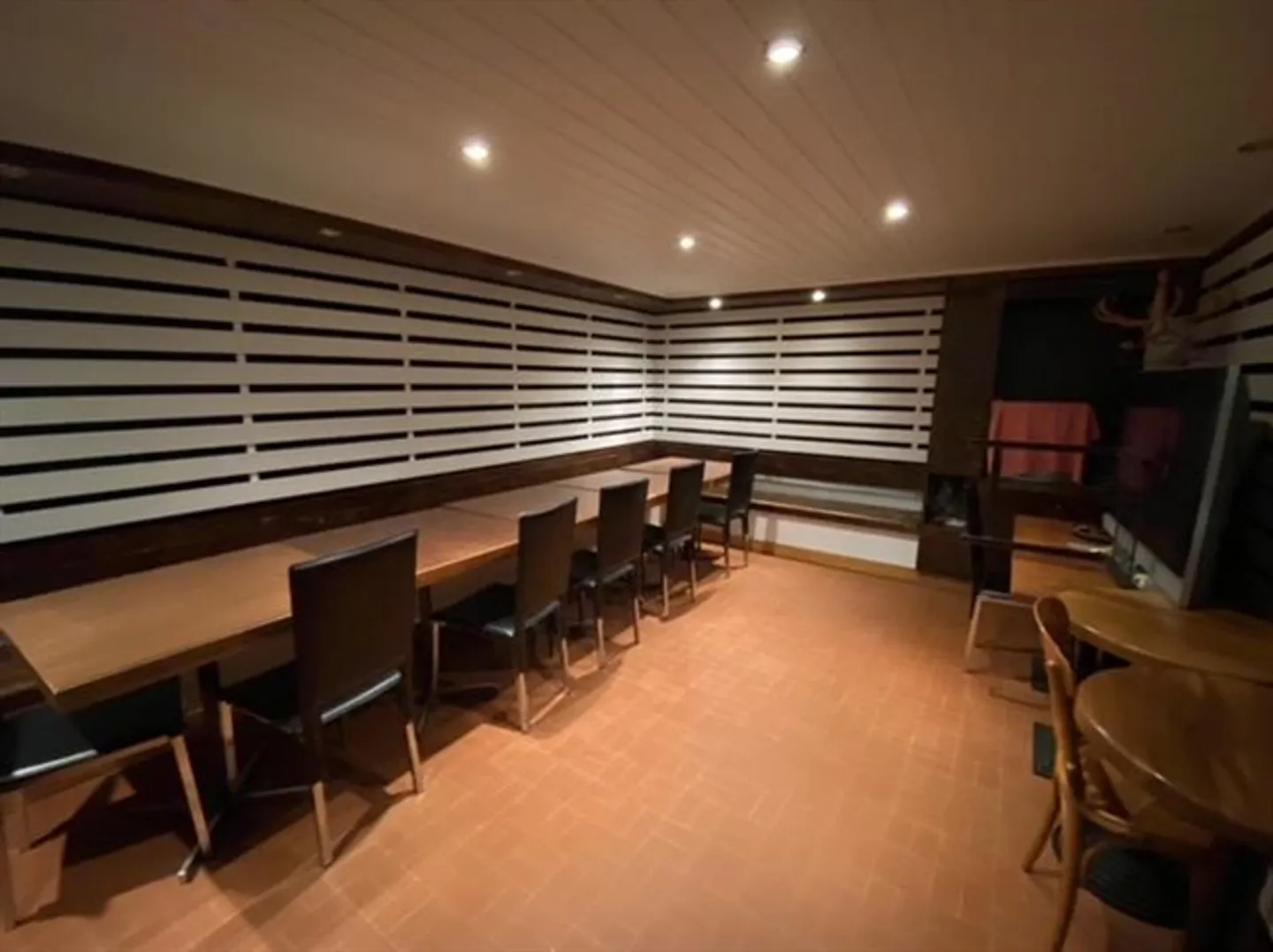 Exclusif, belle opportunité près de la station terminus M2, clientèle fidèle et régulière - Photo 10 sur 14