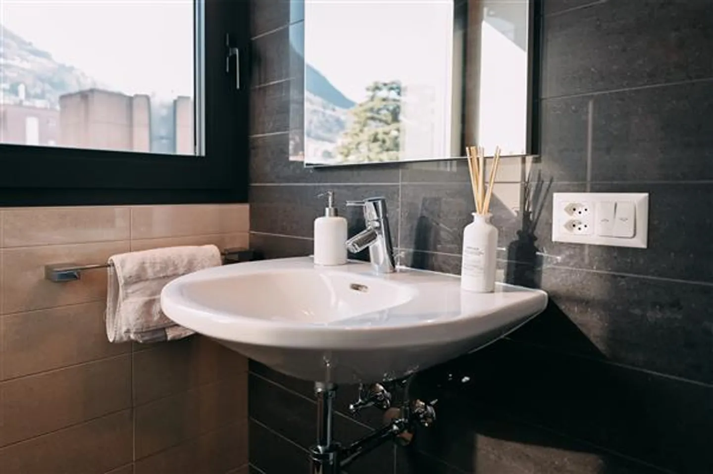 Lugano: 4.5-Room Apartment - Photo 8 of 13