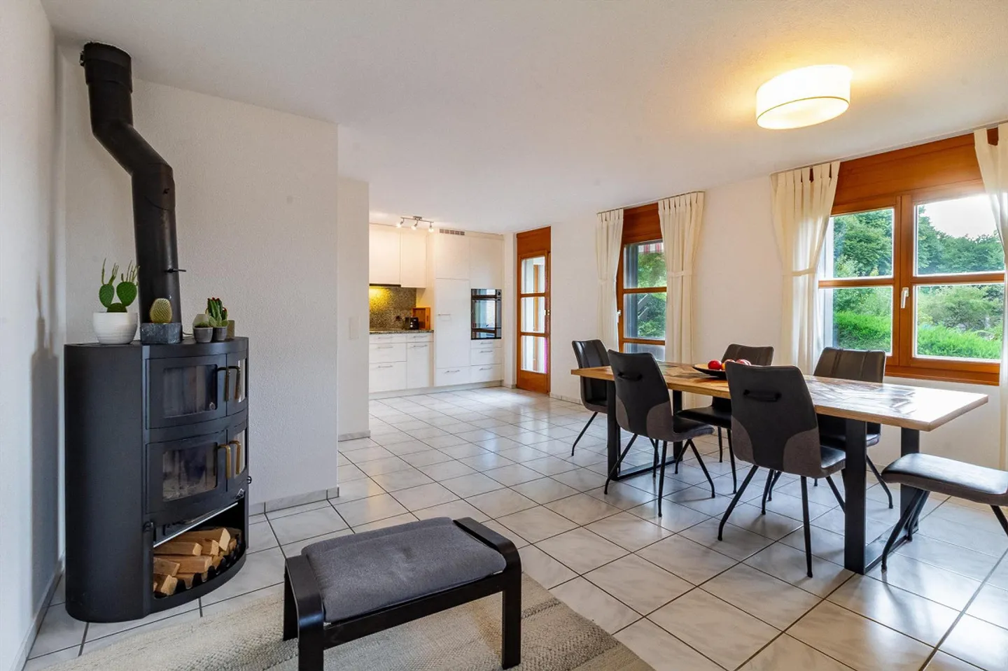 Appartamento 4.5 camere ben curato con giardino privato e pergola - Foto 6 di 18