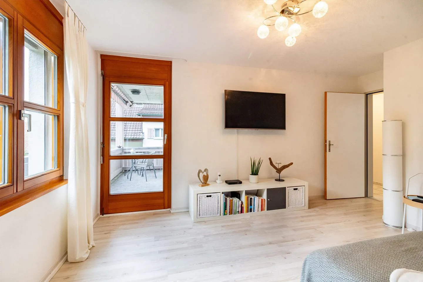 Appartamento 4.5 camere ben curato con giardino privato e pergola - Foto 8 di 18