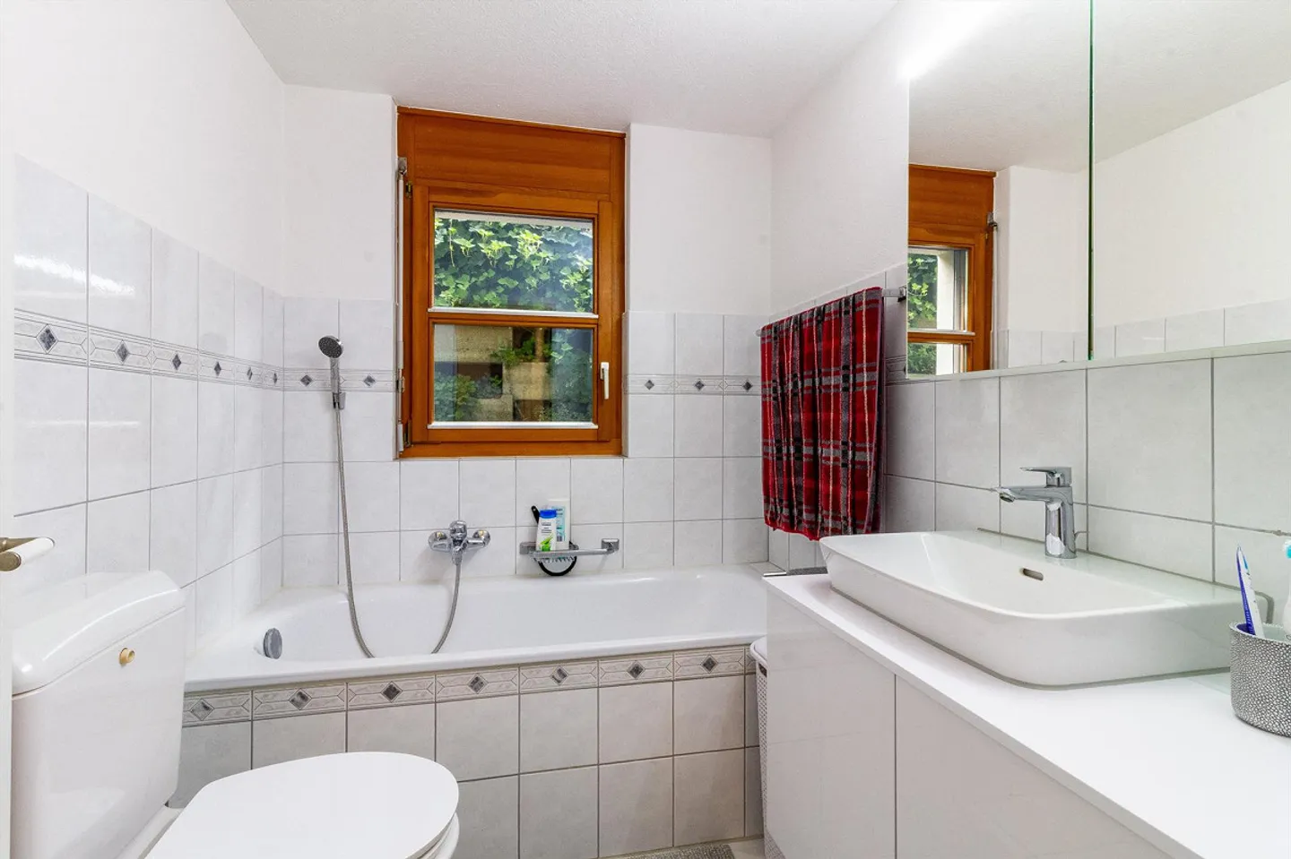 Appartamento 4.5 camere ben curato con giardino privato e pergola - Foto 12 di 18