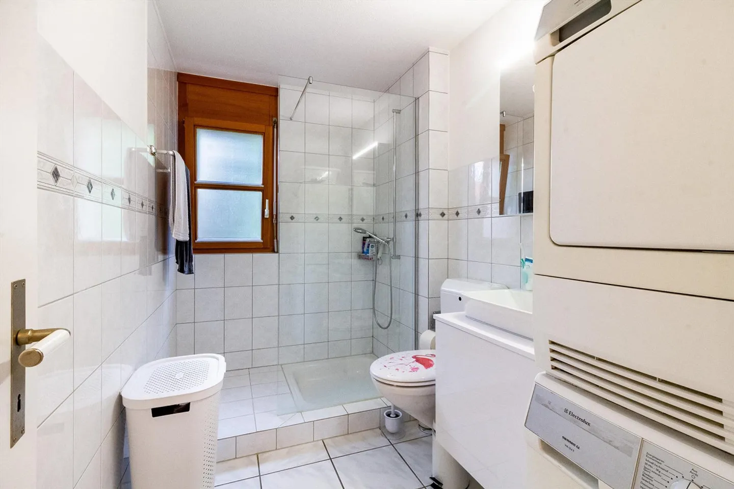 Appartamento 4.5 camere ben curato con giardino privato e pergola - Foto 13 di 18