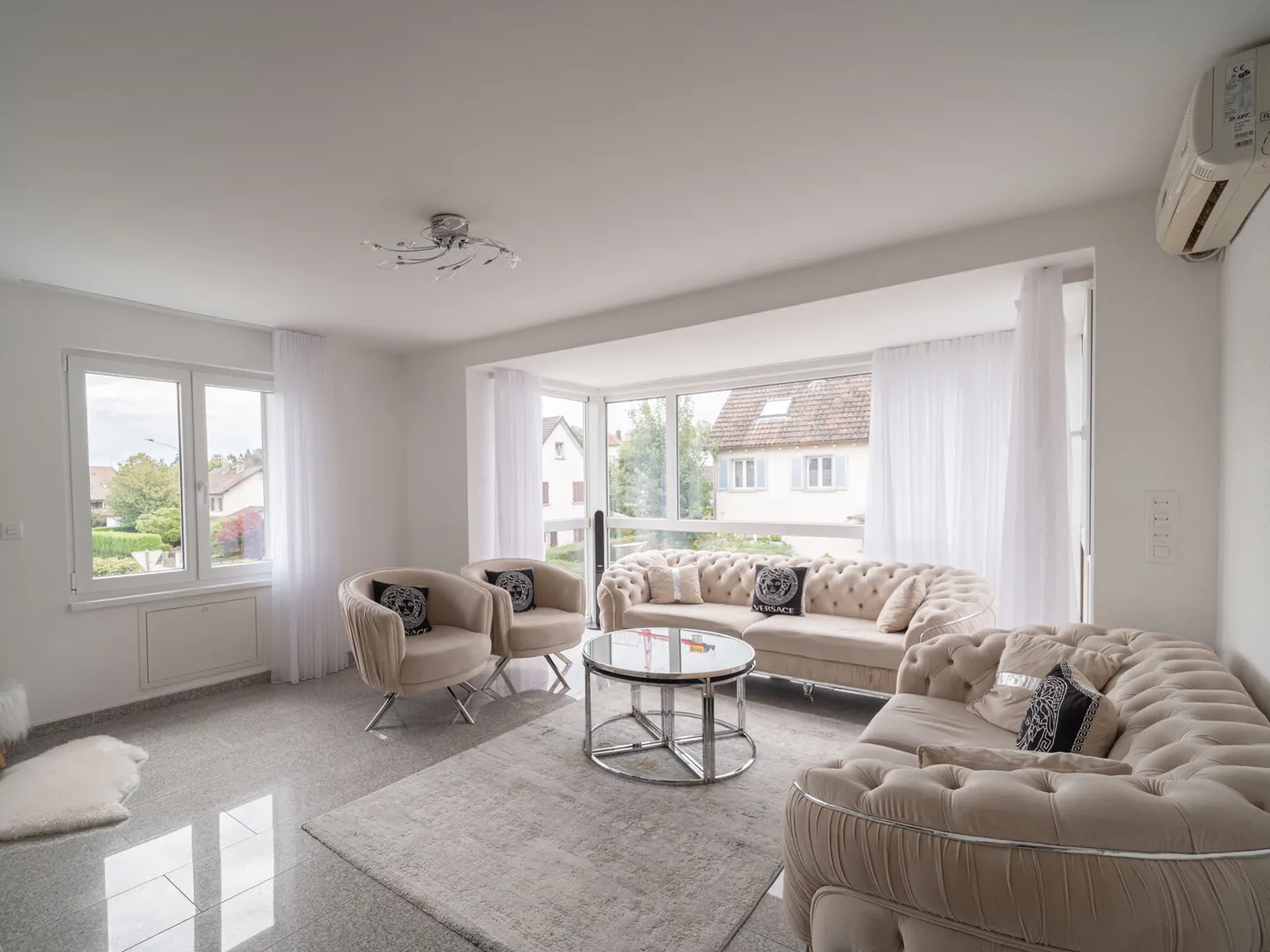 Maison multifamiliale polyvalente - Photo 3 sur 6