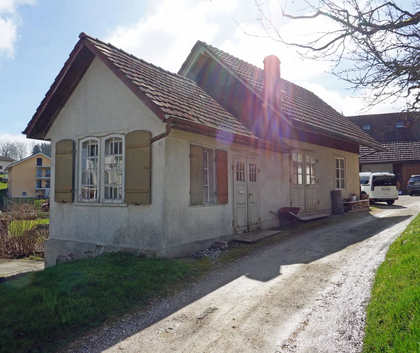 ...Wohnhaus mit Pool und grosser Werkstatt... - Foto 2 von 14