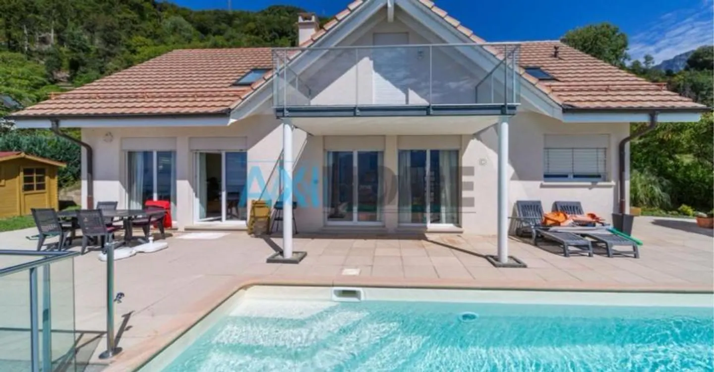Sumptuous lake view for this 5.5-room detached villa - Photo 1 of 8