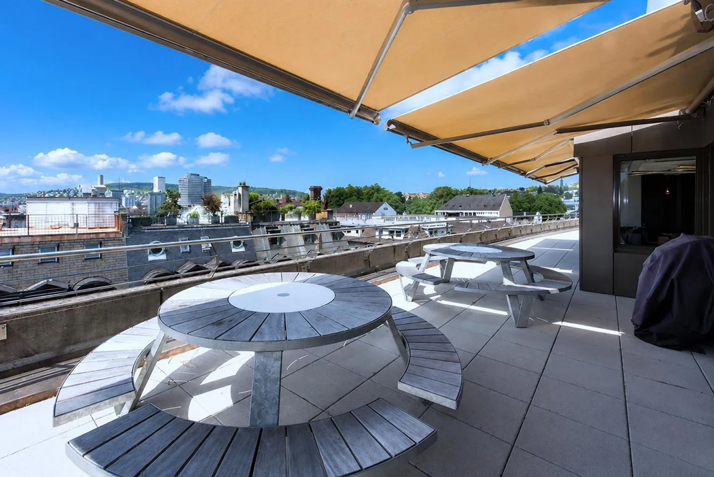 Stile di vita urbano incontra la stazione e quattro terrazze con vista! - Foto 3 di 9