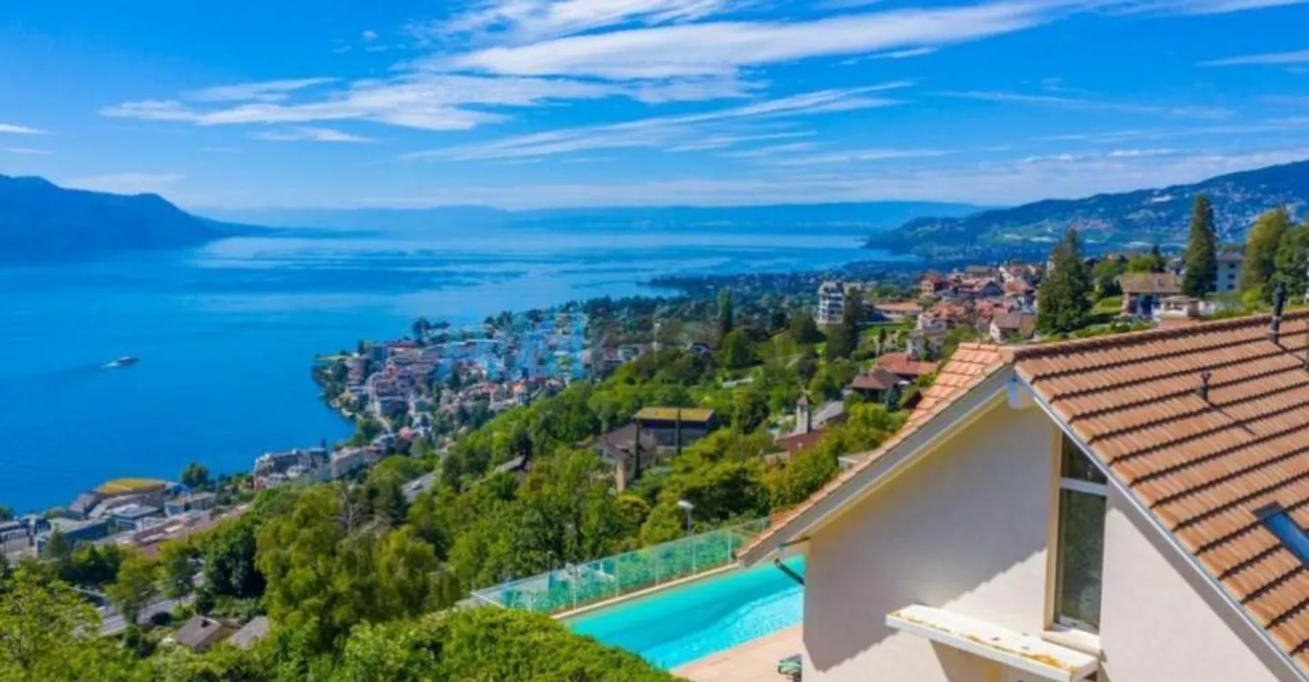 Sumptuous lake view for this 5.5-room detached villa - Photo 2 of 8