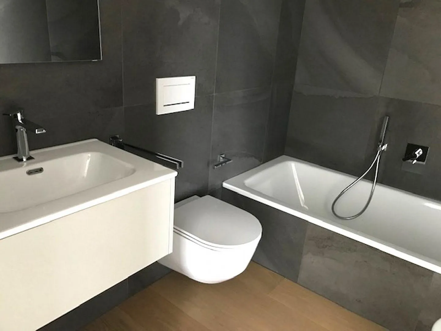 SPLENDID APARTMENT 3.5 ROOMS WITH LARGE TERRACE - Photo 8 of 11