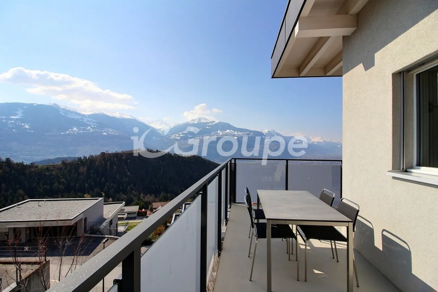 Attique élégant avec vue alpine - Photo 12 sur 13