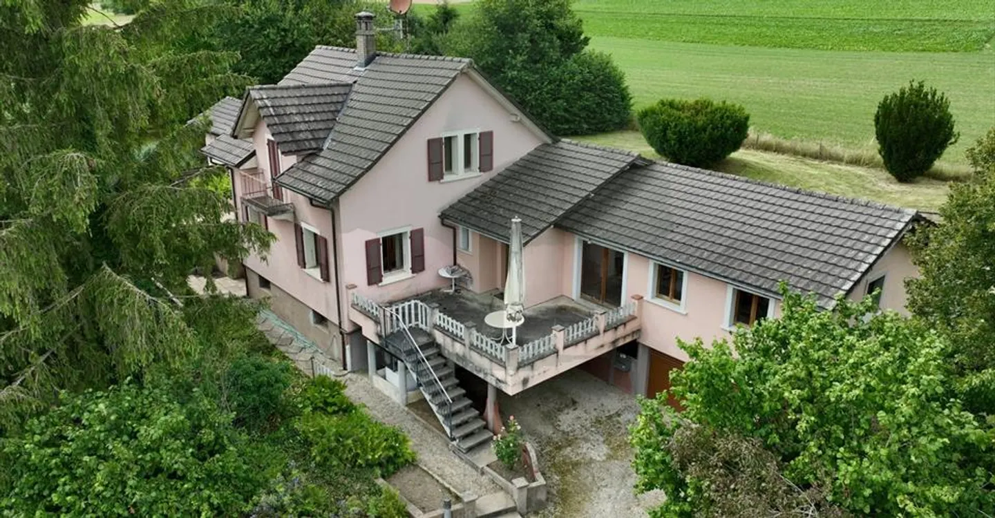 Villa con giardino da sogno a Montignez - Foto 1 di 12