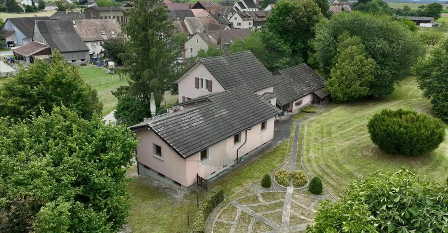 Villa con giardino da sogno a Montignez - Foto 2 di 12