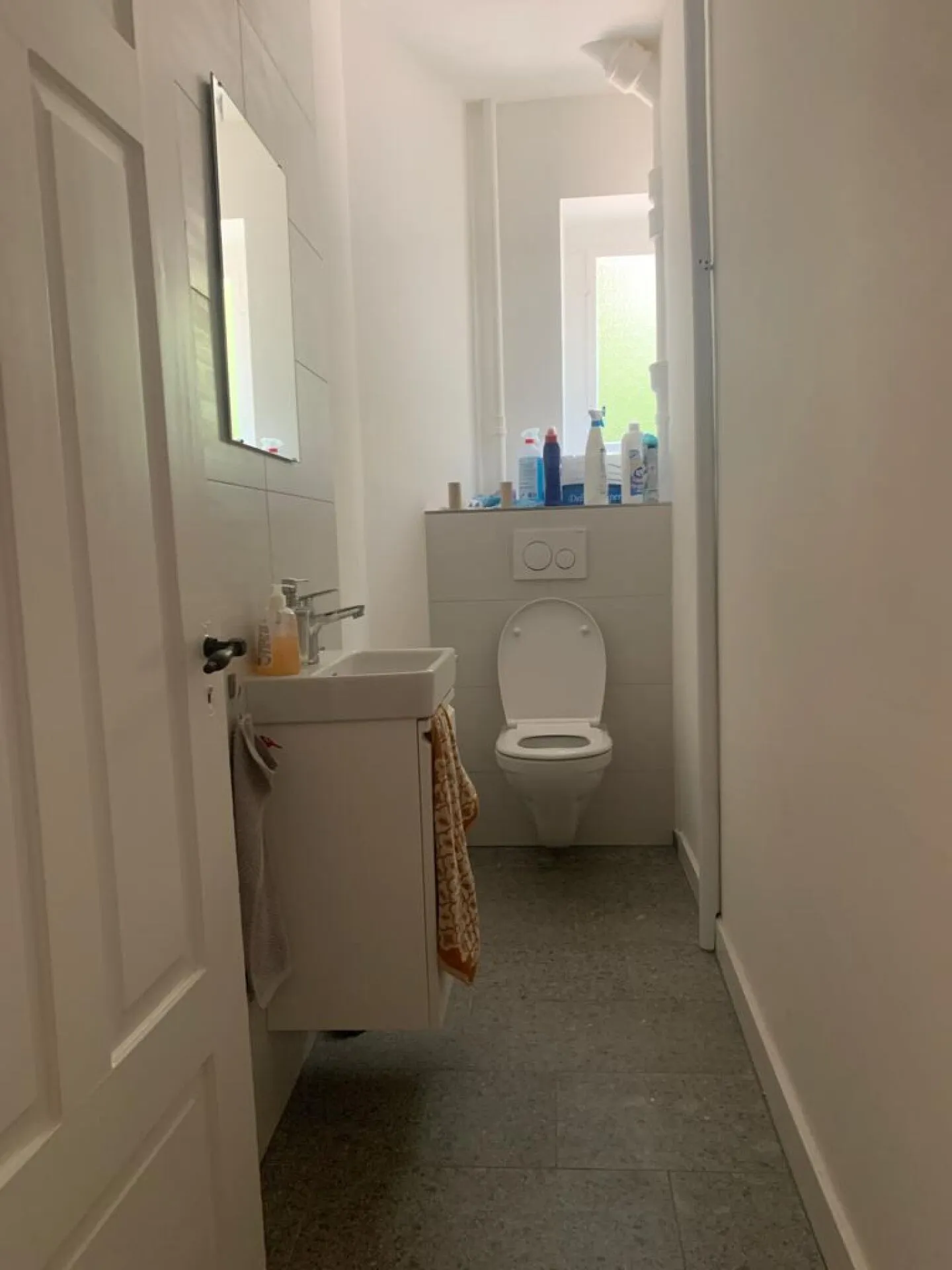 Chambre spacieuse et meublée dans un appartement partagé de 4 personnes (2ème étage, chambre 3) - Photo 4 sur 6