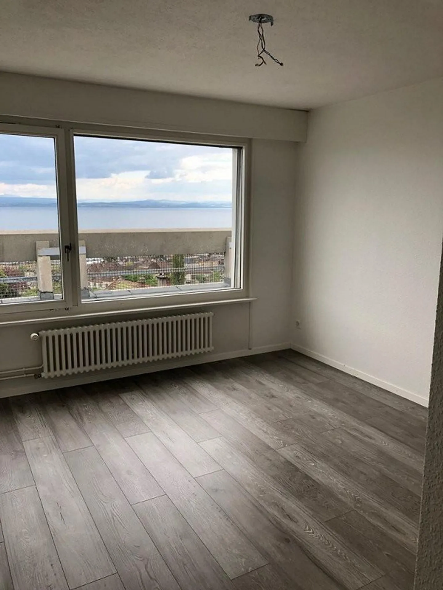 Appartamento attico a Neuchatel! Abita 1 mese gratis. - Foto 3 di 12