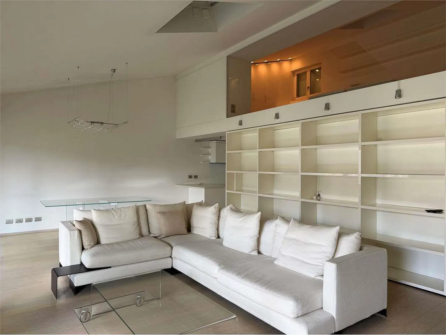 Morcote, Magnificent 2.5-Room Apartment with Pool and Access to - Photo 5 of 13