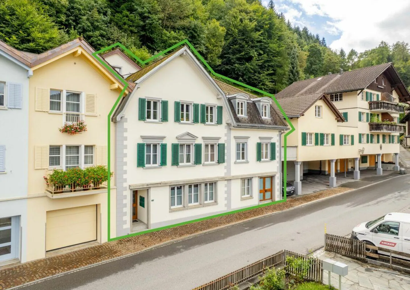 Bijou d'immeuble multifamilial entièrement loué - Photo 1 sur 28