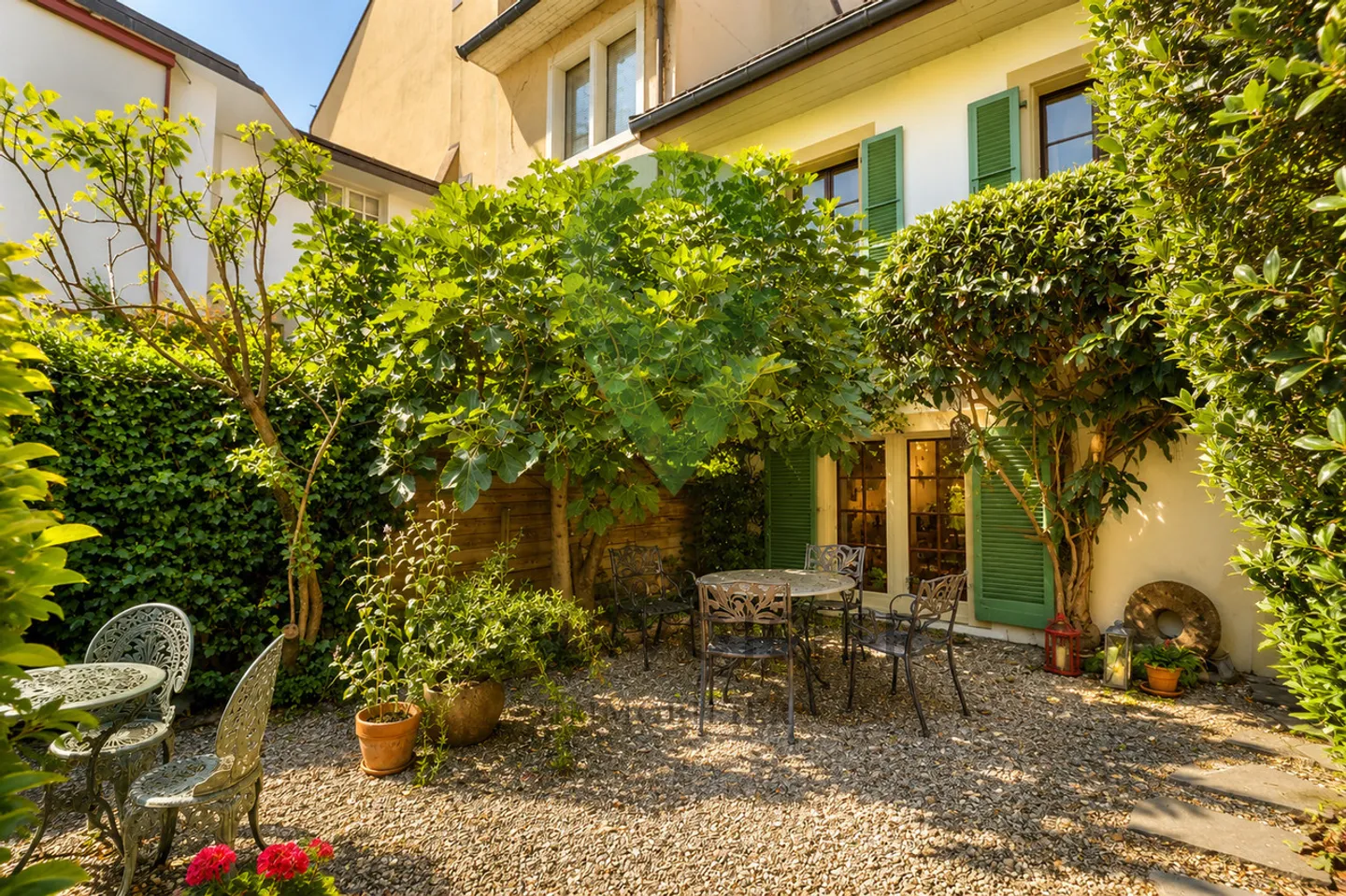 Maison de caractère avec jardin et local indépendant au coeur de Nyon - Foto 13 di 16