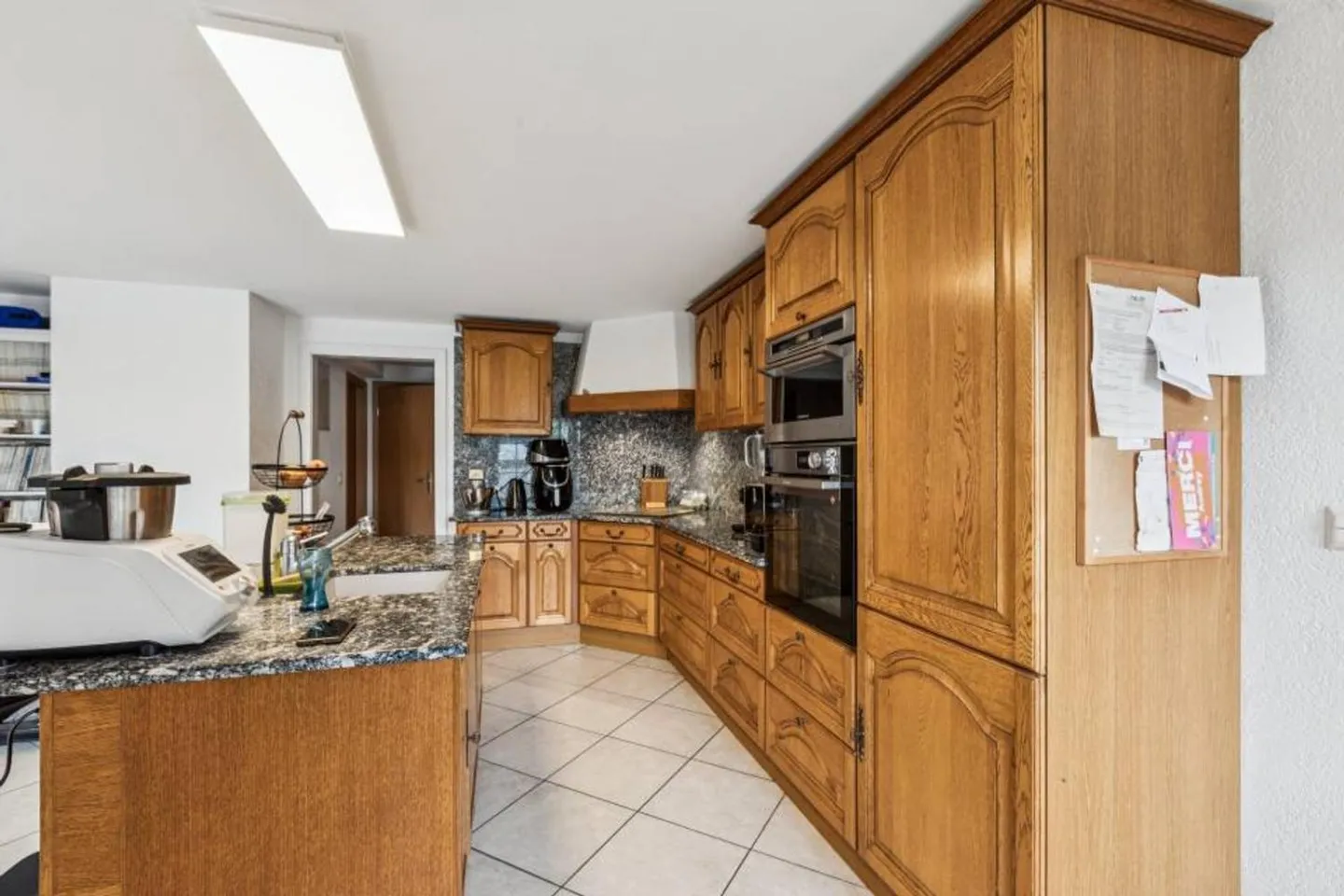 Contemporary property of 600 m² with panoramic view of the lake - Photo 7 of 10