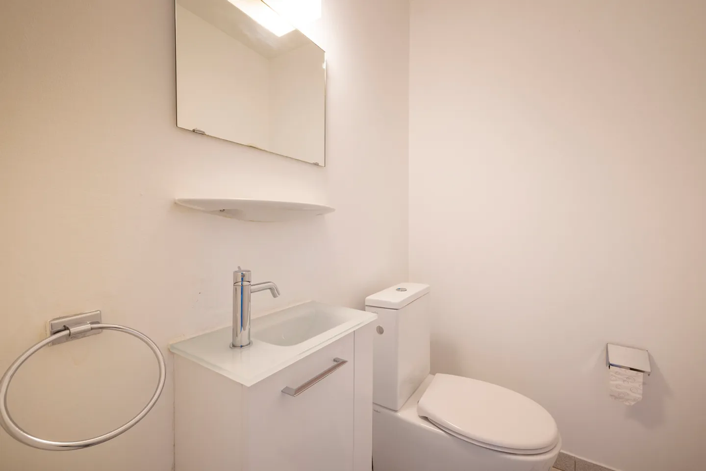 Adresse centrale et cadre paisible, à deux pas de écoles et commodités - Photo 8 sur 12