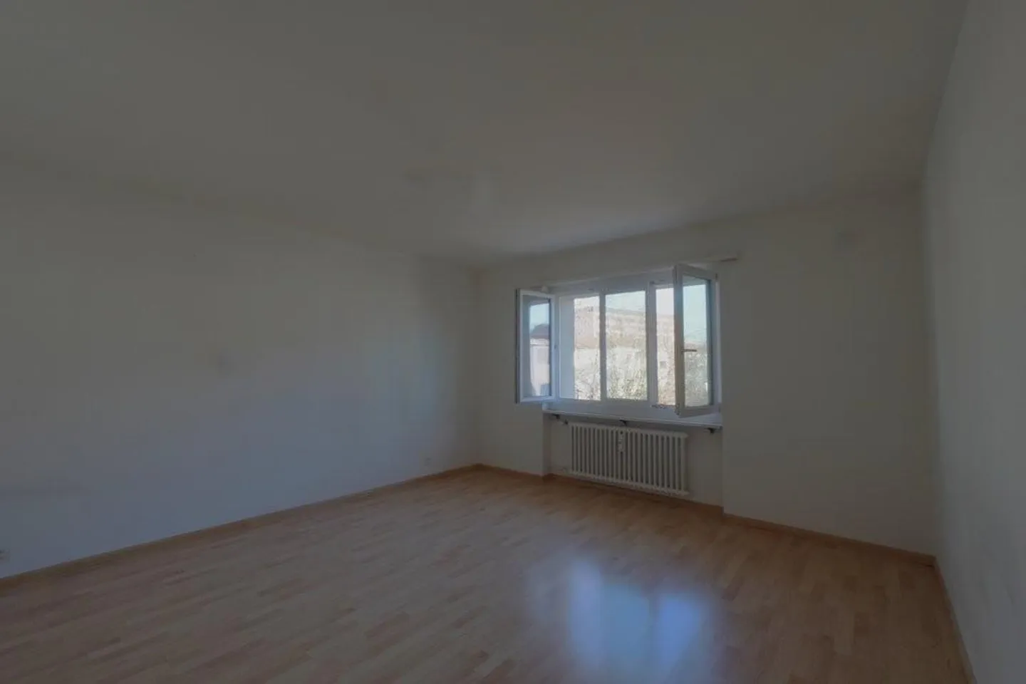 Schöne helle 1.5 Zimmer Wohnung mit Balkon - Foto 3 von 4