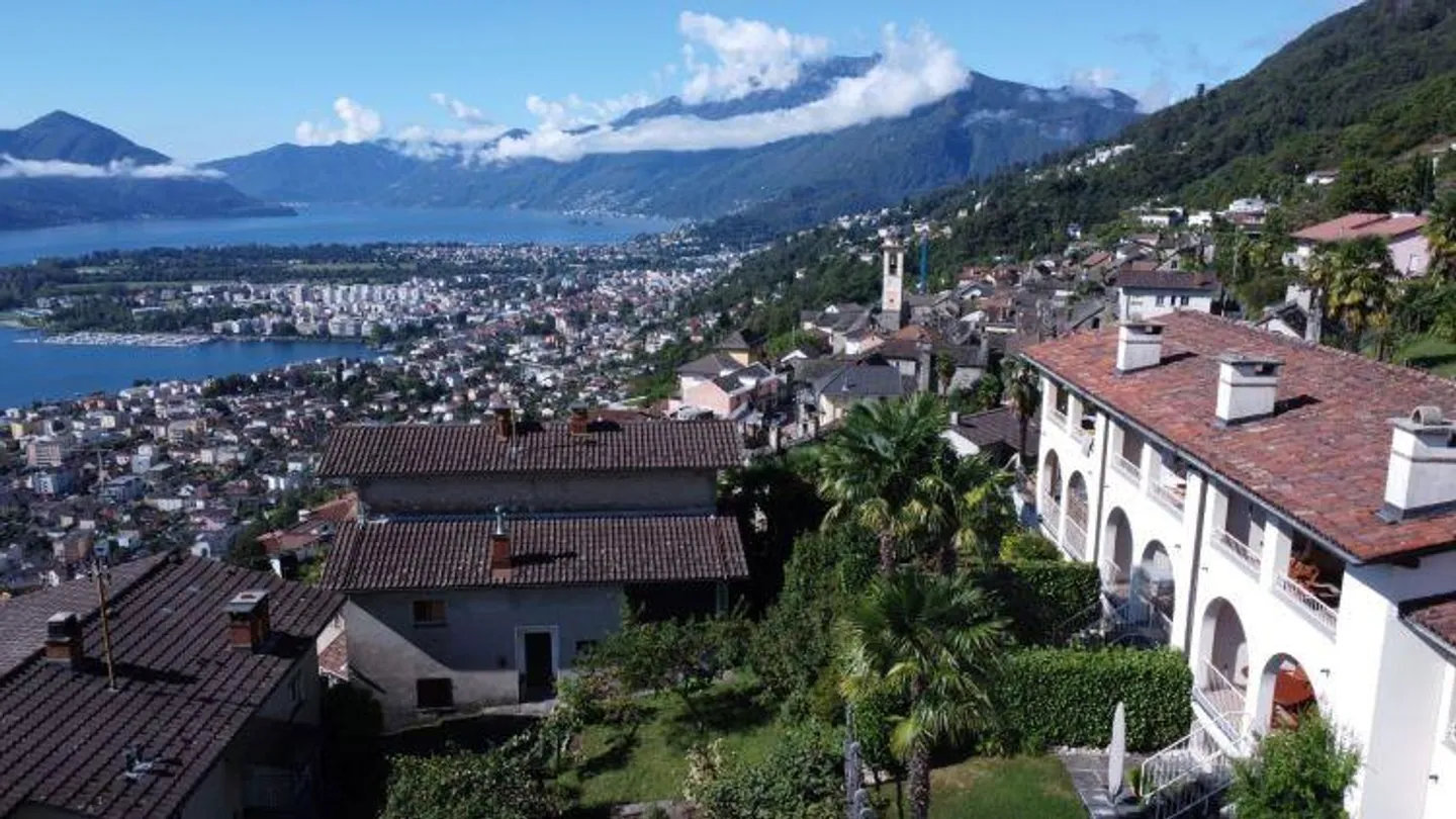 Casa a schiera in posizione soleggiata - Foto 1 di 8