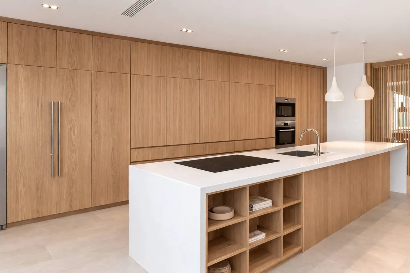 Exceptional apartment with panoramic views of the lake and the Alps - Photo 3 of 11