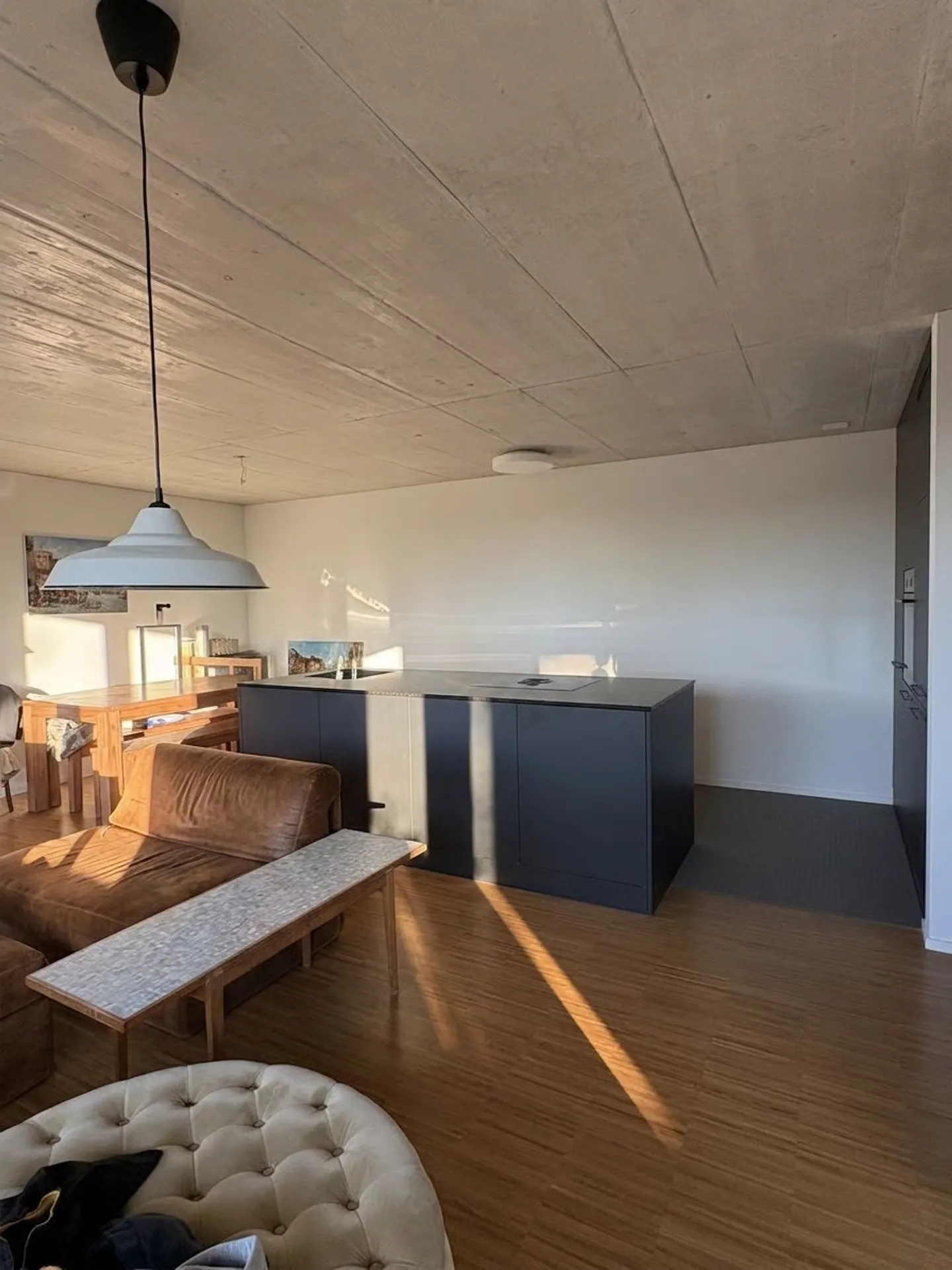 Appartement moderne de 2,5 pièces dans un nouvel immeuble à Bienne - Photo 2 sur 8