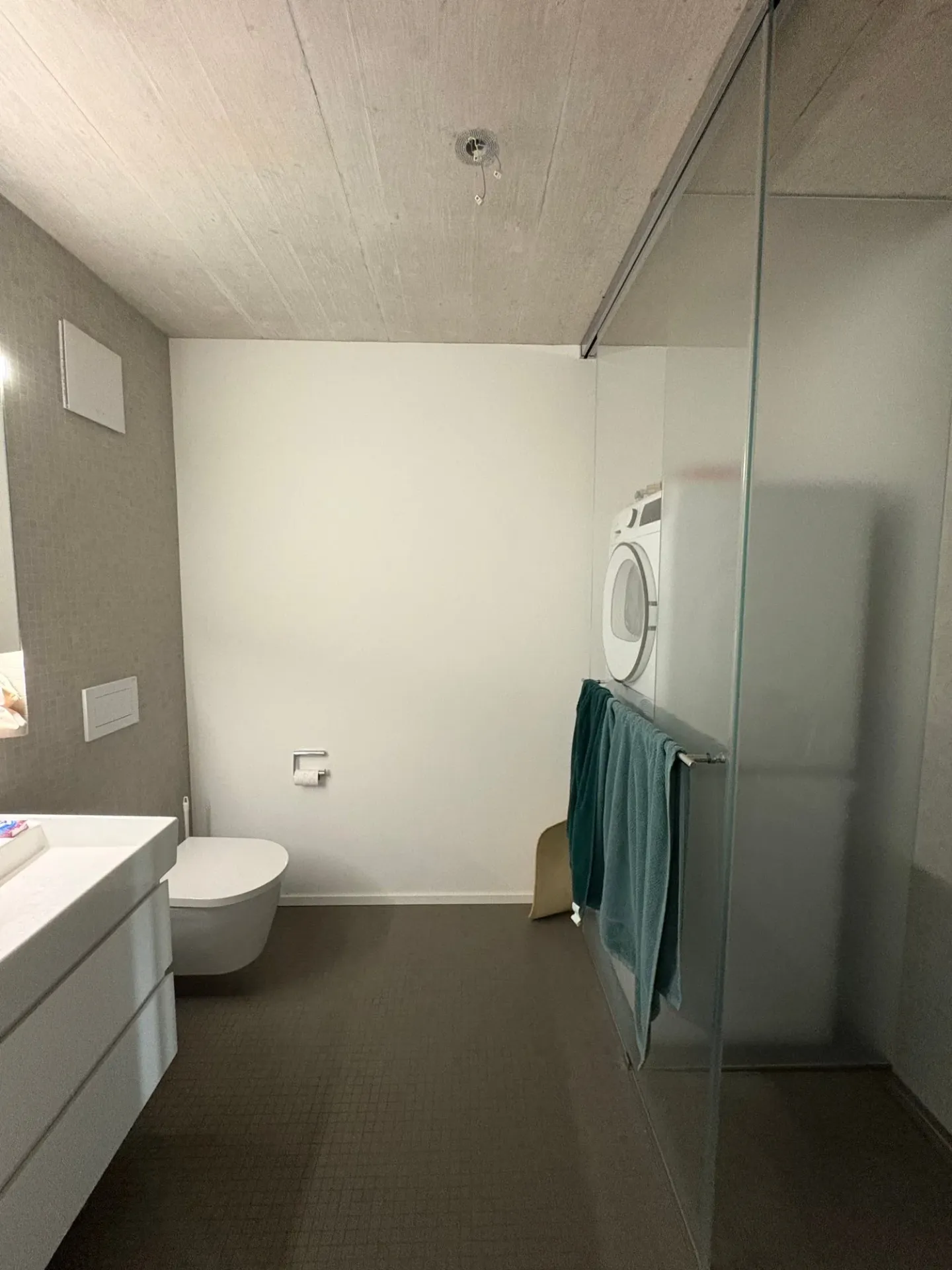 Appartement moderne de 2,5 pièces dans un nouvel immeuble à Bienne - Photo 4 sur 8